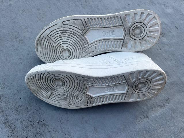 UNIQLOスニーカー < 女性ファッション  UNIQLOスニーカー < 女性ファッションの