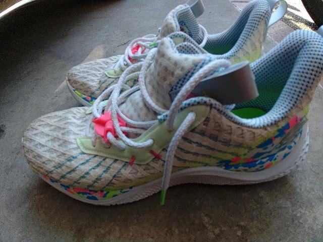 バッシュ  スニーカー UNDER ARMOUR(アンダーアーマー) カリー 10 スプラッシュパーティー    28.5cm < 男性ファッション  バッシュ  スニーカー UNDER ARMOUR(アンダーアーマー) カリー 10 スプラッシュパーティー    28.5cm < 男性ファッションの