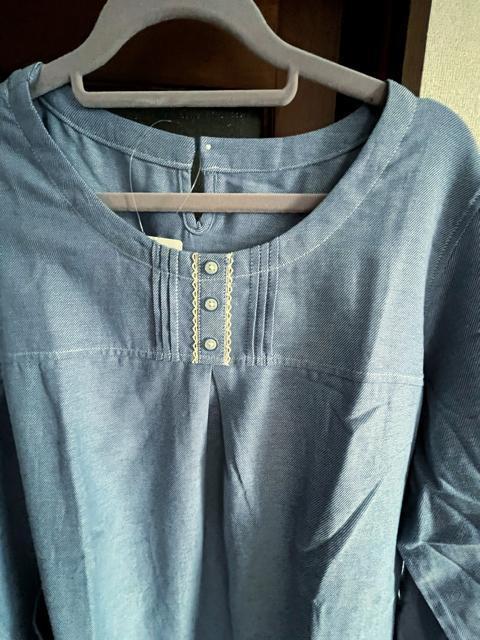 LLサイズ!ライトデニム調柄!ブルー系水色!色合い!両サイド!ポケット付き!長袖チュニック!新品タグ付き! < 女性ファッション  LLサイズ!ライトデニム調柄!ブルー系水色!色合い!両サイド!ポケット付き!長袖チュニック!新品タグ付き! < 女性ファッションの