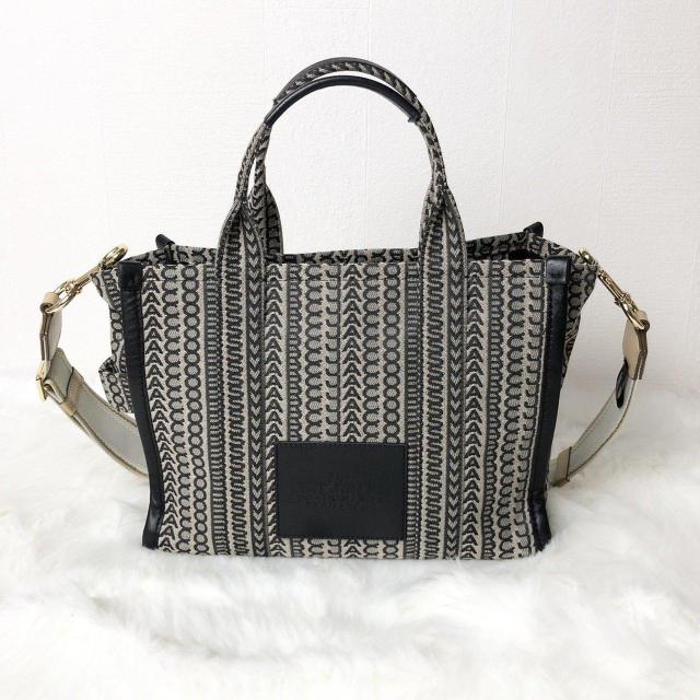 【極美品】マークジェイコブス トートバッグ ショルダーバッグ 2way モノグラム ジャカード ミディアム < ブランド  【極美品】マークジェイコブス トートバッグ ショルダーバッグ 2way モノグラム ジャカード ミディアム < ブランドの