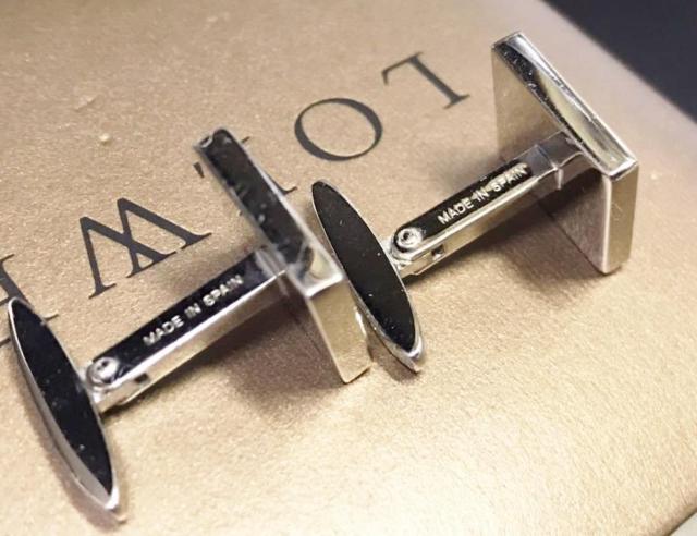 新品 LOEWE カフリンクス アナグラム ロゴ スクエア シルバー 国内正規品 < 男性アクセサリー/時計  新品 LOEWE カフリンクス アナグラム ロゴ スクエア シルバー 国内正規品 < 男性アクセサリー/時計の