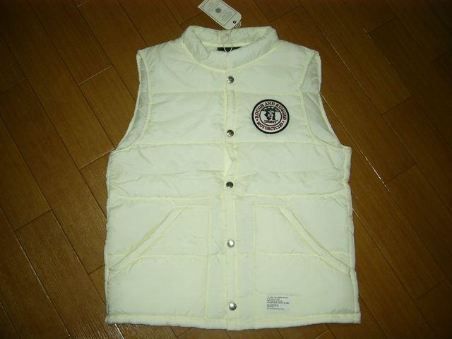 新品ラフアンドラゲッドRough and Rugged中綿ベストL < 男性ファッション  新品ラフアンドラゲッドRough and Rugged中綿ベストL  < 男性ファッションの