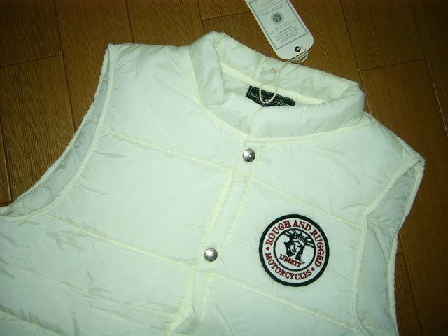 新品ラフアンドラゲッドRough and Rugged中綿ベストL < 男性ファッション  新品ラフアンドラゲッドRough and Rugged中綿ベストL < 男性ファッションの