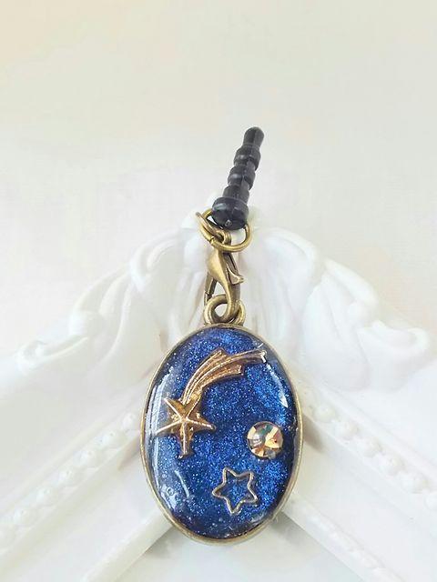 宇宙と流れ星のイヤホンジャック  レジン  ハンドメイド < 女性ファッション  宇宙と流れ星のイヤホンジャック  レジン  ハンドメイド  < 女性ファッションの