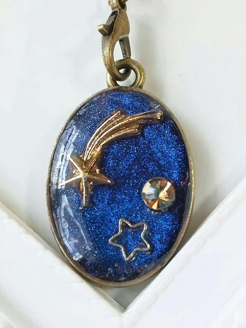 宇宙と流れ星のイヤホンジャック  レジン  ハンドメイド < 女性ファッション  宇宙と流れ星のイヤホンジャック  レジン  ハンドメイド < 女性ファッションの