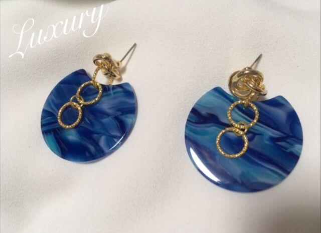 マーブルチェーン デザインピアス【新品】ブルー×ゴールド < 女性アクセサリー/時計 マーブルチェーン デザインピアス【新品】ブルー×ゴールド < 女性アクセサリー/時計の