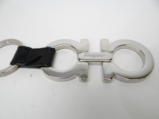 フェラガモ ガンチーニ キーリング キーホルダー シルバー<美品>送料無料 < ブランド フェラガモ ガンチーニ キーリング キーホルダー シルバー<美品>送料無料 < ブランドの