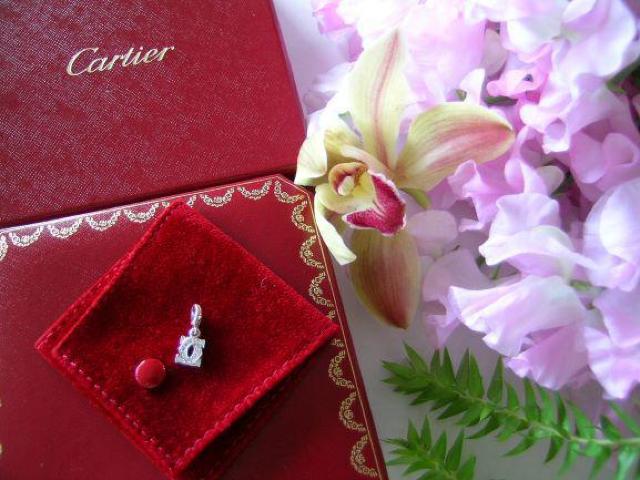 ★正規品★Cartier★2Cベビーチャーム&リング#8.0★750WG < ブランド  ★正規品★Cartier★2Cベビーチャーム&リング#8.0★750WG < ブランドの