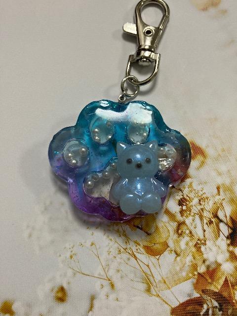 ハンドメイド レジン 肉球 シャカシャカ キーホルダー < 女性ファッション  ハンドメイド レジン 肉球 シャカシャカ キーホルダー  < 女性ファッションの