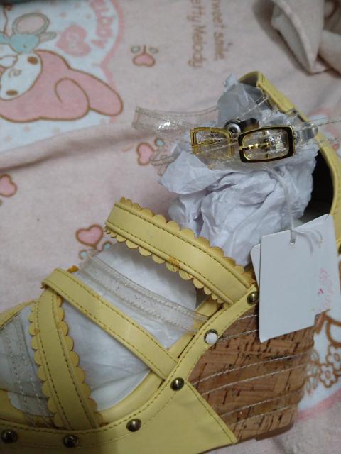 LIZ LISAEFbW\[T_  uh 