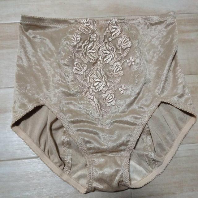 エレーヌベージュ色ガードル64 < 女性ファッション エレーヌベージュ色ガードル64 < 女性ファッションの