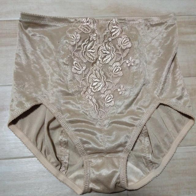 エレーヌベージュ色ガードル64 < 女性ファッション エレーヌベージュ色ガードル64 < 女性ファッションの