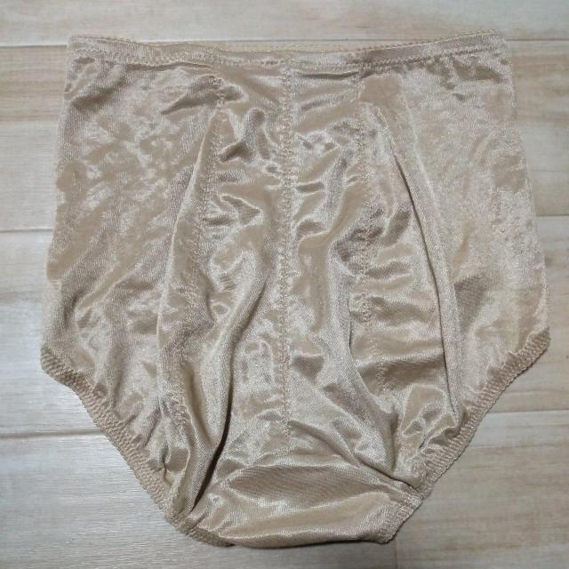 エレーヌベージュ色ガードル64 < 女性ファッション エレーヌベージュ色ガードル64 < 女性ファッションの