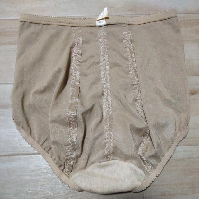 エレーヌベージュ色ガードル64 < 女性ファッション エレーヌベージュ色ガードル64 < 女性ファッションの