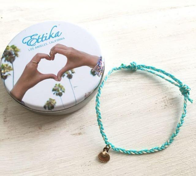 スタイルfizz雑誌付録★ Ettika シェルチャーム付き編み込みブレスレット < 女性ファッション  スタイルfizz雑誌付録★ Ettika シェルチャーム付き編み込みブレスレット  < 女性ファッションの