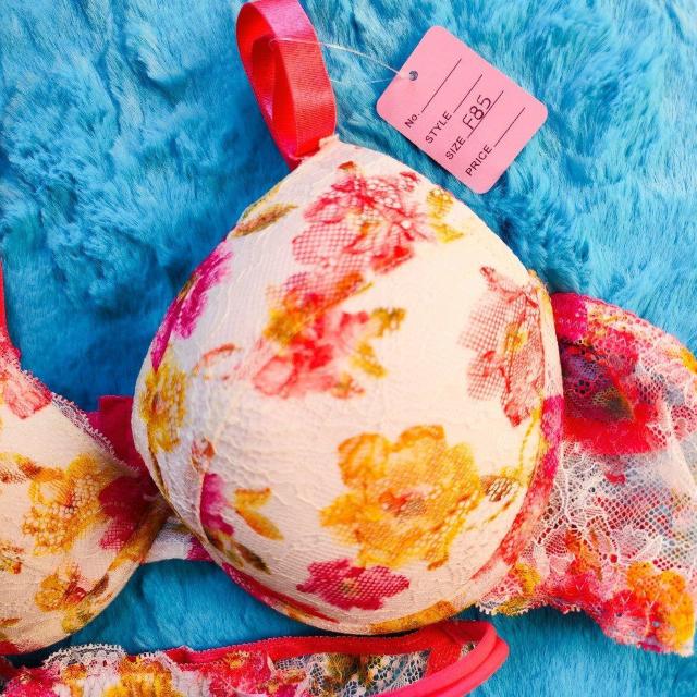 透けレースがエロカワッ。。F85×LL。。フラワー柄レース小悪魔ブラジャー&ショーツセット。。グラマー大きいサイズ お花柄。。。 < 女性ファッション  透けレースがエロカワッ。。F85×LL。。フラワー柄レース小悪魔ブラジャー&ショーツセット。。グラマー大きいサイズ お花柄。。。 < 女性ファッションの