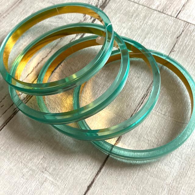 ☆新品!アクリル製・4連バングル < 女性アクセサリー/時計 ☆新品!アクリル製・4連バングル < 女性アクセサリー/時計の