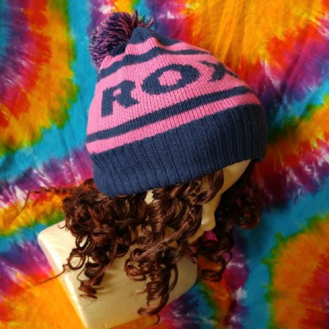 激カワッ(*^ω^)Roxyロキシー■ロゴニット帽子◆スキースノボに < ブランド  激カワッ(*^ω^)Roxyロキシー■ロゴニット帽子◆スキースノボに  < ブランドの