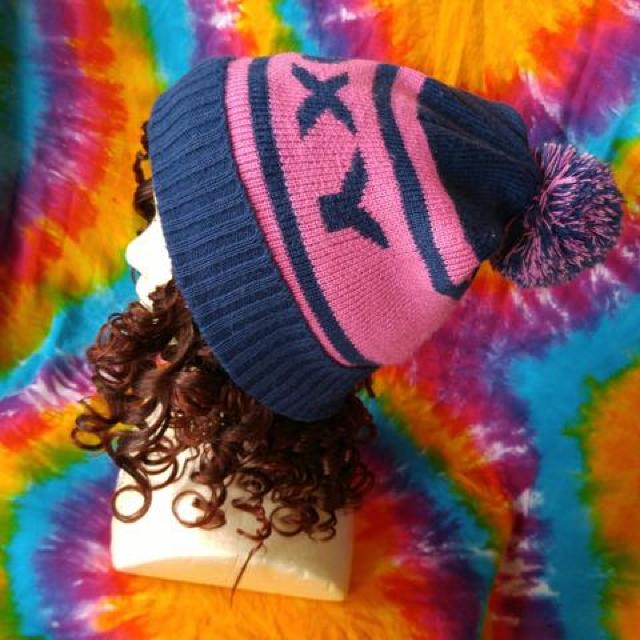 激カワッ(*^ω^)Roxyロキシー■ロゴニット帽子◆スキースノボに < ブランド  激カワッ(*^ω^)Roxyロキシー■ロゴニット帽子◆スキースノボに < ブランドの