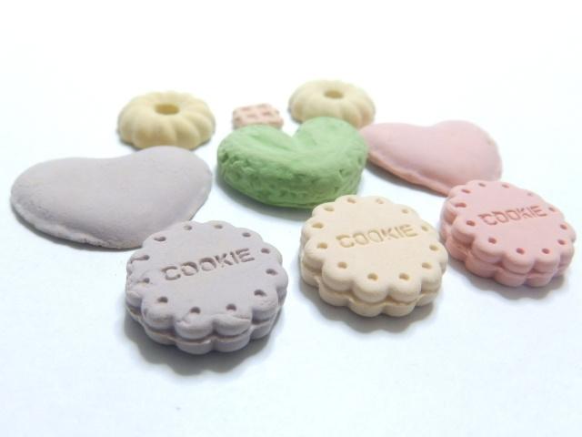 デコパーツ♪樹脂粘土 スイーツ ドーナツ&ワッフル&ハートパン&クッキー 9個セット < 香水/コスメ/ネイル デコパーツ♪樹脂粘土 スイーツ ドーナツ&ワッフル&ハートパン&クッキー 9個セット < 香水/コスメ/ネイルの