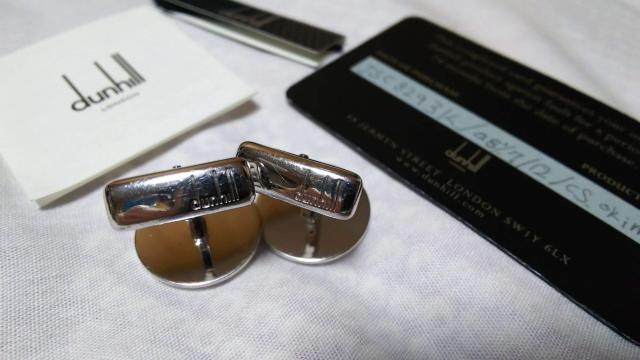 正規良 限定 アルフレッドダンヒル AD サッカーボールモチーフ SVカフス サークルロゴボタン シルバー カフリンクス 付属品有 < ブランド  正規良 限定 アルフレッドダンヒル AD サッカーボールモチーフ SVカフス サークルロゴボタン シルバー カフリンクス 付属品有 < ブランドの