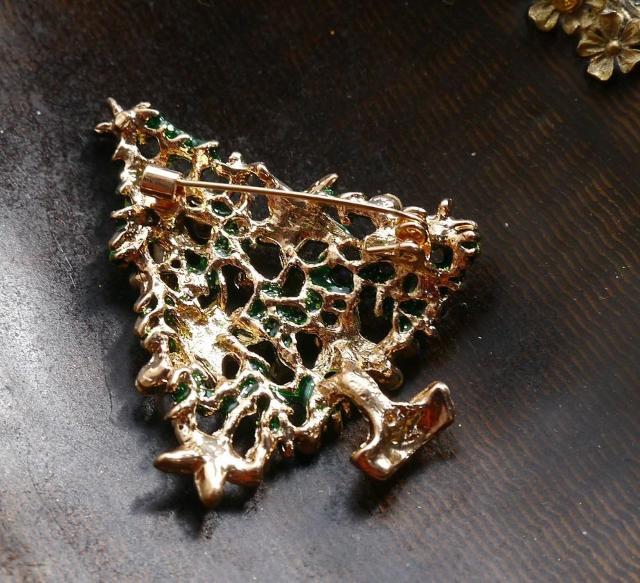 新品アンティーク調きらきら星ストーン クリスマスツリーブローチ  < 女性アクセサリー/時計  新品アンティーク調きらきら星ストーン クリスマスツリーブローチ  < 女性アクセサリー/時計の