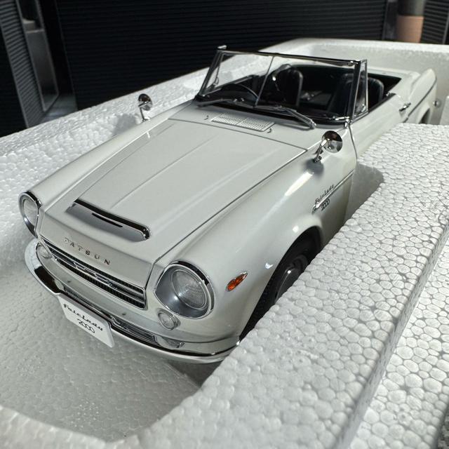 未展示品 オートアート 1/18 ダットサン フェアレディ 2000 SR311 < ホビー  未展示品 オートアート 1/18 ダットサン フェアレディ 2000 SR311 < ホビーの