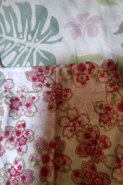 ★新柄白×金彩桜吹雪和柄ナナメ掛巾着袋 < キッズ/ベビー  ★新柄白×金彩桜吹雪和柄ナナメ掛巾着袋 < キッズ/ベビーの