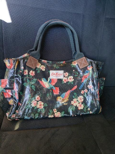 ハンドバッグ Cath Kidston 廃盤希少柄 キャスキッドソン トートバッグ 花柄 鳥 深緑 黒 < 女性ファッション ハンドバッグ Cath Kidston 廃盤希少柄 キャスキッドソン トートバッグ 花柄 鳥 深緑 黒 < 女性ファッションの