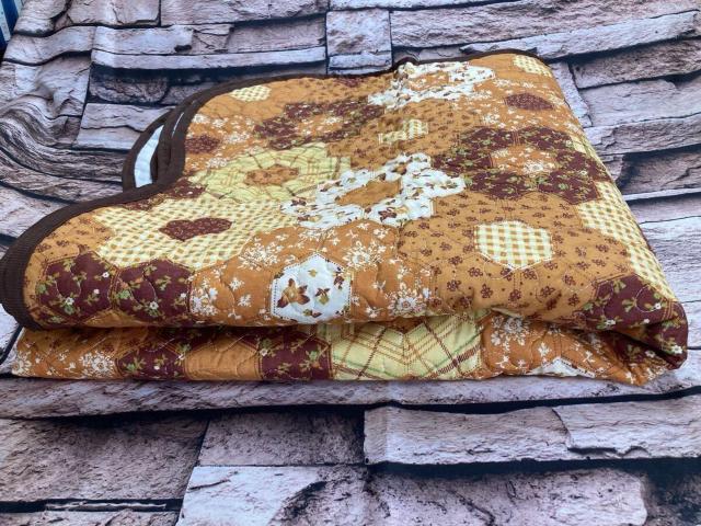 送料無料!オールシーズン対応!色んな場面で使えて便利!正方形キルト 4隅ゴム付き マルチマット1枚 < インテリア/ライフ 送料無料!オールシーズン対応!色んな場面で使えて便利!正方形キルト 4隅ゴム付き マルチマット1枚 < インテリア/ライフの