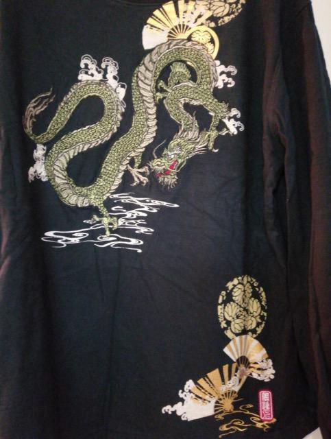 品薄★美品ドラゴン プルオーバー刺繍人気アイテムオシャレ品薄レア大活躍ブラック < 男性ファッション  品薄★美品ドラゴン プルオーバー刺繍人気アイテムオシャレ品薄レア大活躍ブラック < 男性ファッションの