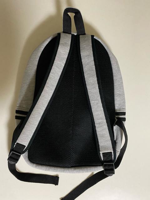 匿名配送 大きめリュック グレー ボーダー < キッズ/ベビー  匿名配送 大きめリュック グレー ボーダー < キッズ/ベビーの