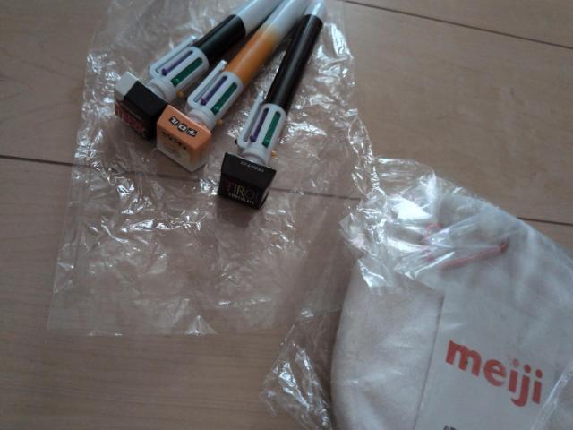 明治アポロチョコレートポーチ&チロルチョコなどチョコレートモチーフボールペン3本セット < ホビー 明治アポロチョコレートポーチ&チロルチョコなどチョコレートモチーフボールペン3本セット < ホビーの