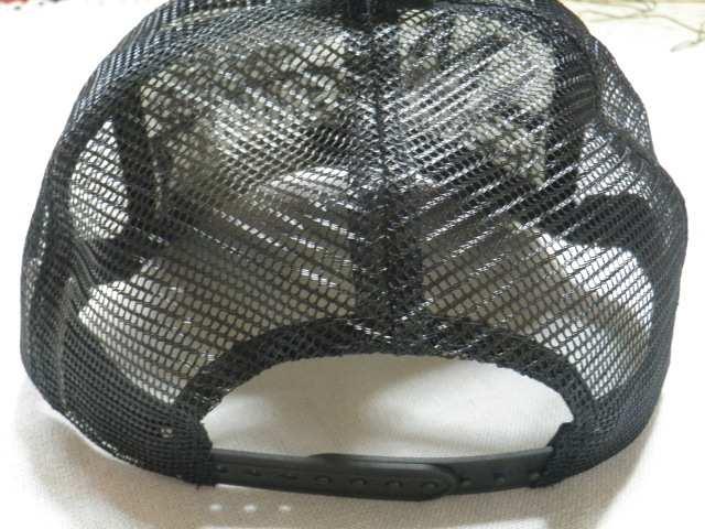 チェーン付♪黒ブラック×赤レッドチェック柄 ロゴ刺繍スタッズメッシュキャップ < 男性ファッション チェーン付♪黒ブラック×赤レッドチェック柄 ロゴ刺繍スタッズメッシュキャップ < 男性ファッションの