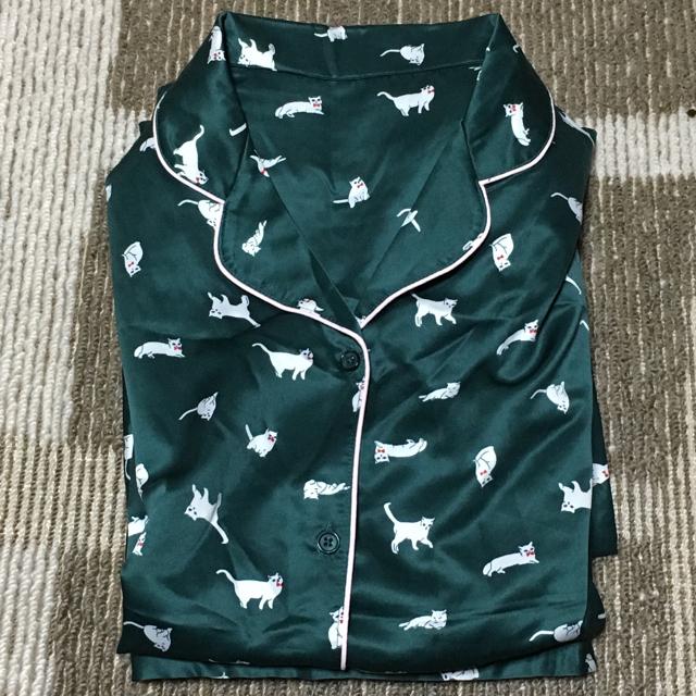 GU・猫リボンキャット柄ダークグリーンサテン長袖パジャマ < ブランド GU・猫リボンキャット柄ダークグリーンサテン長袖パジャマ < ブランドの
