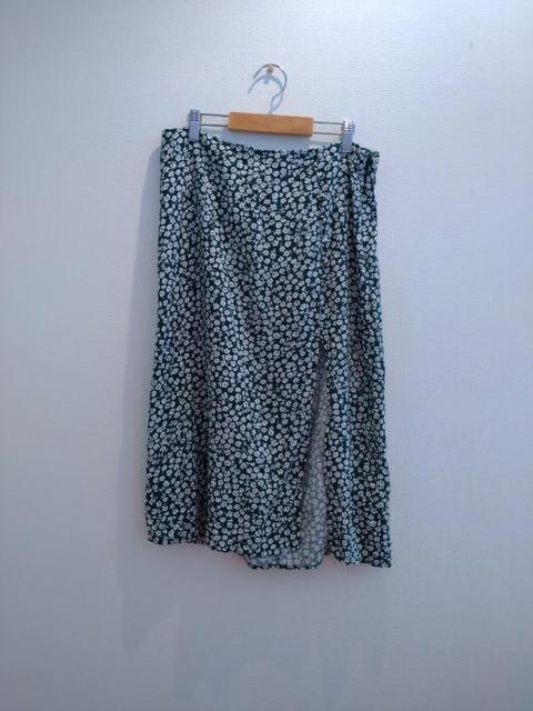 H&M divided◆サラサラ グリーン 花柄 スカート EUR42サイズ < ブランド   H&M divided◆サラサラ グリーン 花柄 スカート EUR42サイズ < ブランドの