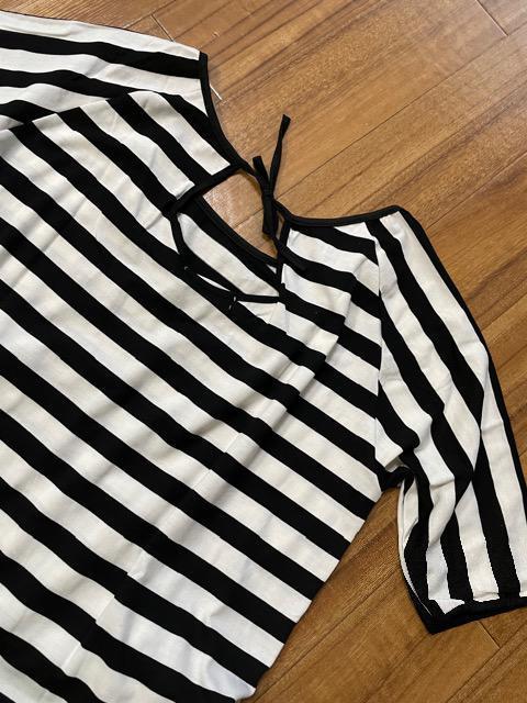 新品.未使用.半袖.薄手裾スリット入りボーダー柄後ろリボン付き < 男性ファッション  新品.未使用.半袖.薄手裾スリット入りボーダー柄後ろリボン付き < 男性ファッションの