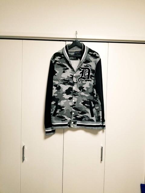 ILLS モノトーンカモフラ×黒 スウェット ブルゾン スタジャン XL < 男性ファッション  ILLS モノトーンカモフラ×黒 スウェット ブルゾン スタジャン XL  < 男性ファッションの