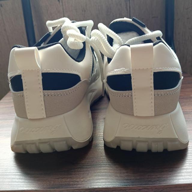 新品 24cm レディース スニーカー グレー シューズ 靴 カジュアル < 女性ファッション  新品 24cm レディース スニーカー グレー シューズ 靴 カジュアル < 女性ファッションの