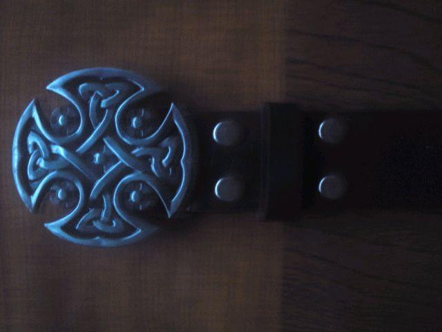 ★格好良いバックル3個と黒革のベルトです☆ < 男性ファッション  ★格好良いバックル3個と黒革のベルトです☆  < 男性ファッションの