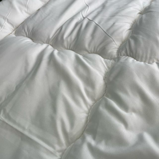 目玉商品☆エステル生成り掛け布団☆シングルロングサイズ☆オールシーズン対応☆150×210cm☆8ヶ所紐付き☆1.5kg < インテリア/ライフ  目玉商品☆エステル生成り掛け布団☆シングルロングサイズ☆オールシーズン対応☆150×210cm☆8ヶ所紐付き☆1.5kg < インテリア/ライフの