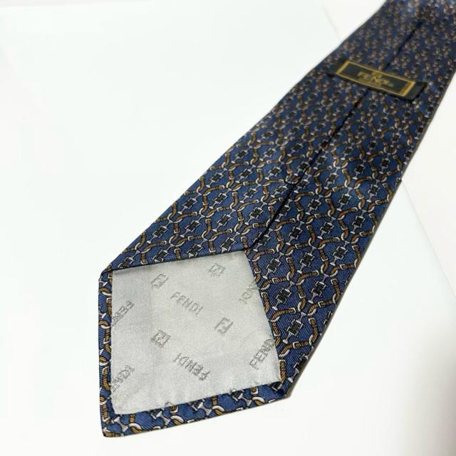 美品 FENDI フェンディ ネクタイ ベルト金具柄 シルク < ブランド  美品 FENDI フェンディ ネクタイ ベルト金具柄 シルク < ブランドの