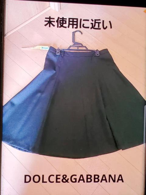 超激レア 新同。 DOLCE&GABBANAフレアスカート。黒。 半端ない綺麗なライン。細身ライン。 サイコ ヽ( ・∀・)ノ < ブランド 超激レア 新同。 DOLCE&GABBANAフレアスカート。黒。 半端ない綺麗なライン。細身ライン。 サイコ ヽ( ・∀・)ノ < ブランドの