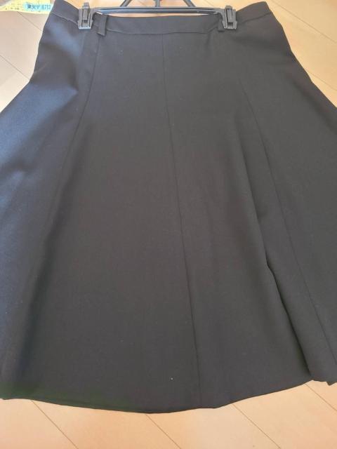 超激レア 新同。 DOLCE&GABBANAフレアスカート。黒。 半端ない綺麗なライン。細身ライン。 サイコ ヽ( ・∀・)ノ < ブランド 超激レア 新同。 DOLCE&GABBANAフレアスカート。黒。 半端ない綺麗なライン。細身ライン。 サイコ ヽ( ・∀・)ノ < ブランドの