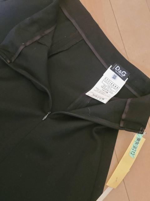 超激レア 新同。 DOLCE&GABBANAフレアスカート。黒。 半端ない綺麗なライン。細身ライン。 サイコ ヽ( ・∀・)ノ < ブランド 超激レア 新同。 DOLCE&GABBANAフレアスカート。黒。 半端ない綺麗なライン。細身ライン。 サイコ ヽ( ・∀・)ノ < ブランドの