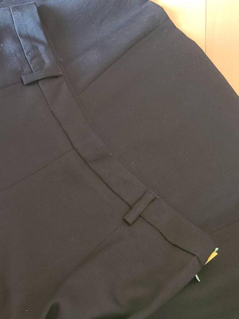 超激レア 新同。 DOLCE&GABBANAフレアスカート。黒。 半端ない綺麗なライン。細身ライン。 サイコ ヽ( ・∀・)ノ < ブランド 超激レア 新同。 DOLCE&GABBANAフレアスカート。黒。 半端ない綺麗なライン。細身ライン。 サイコ ヽ( ・∀・)ノ < ブランドの