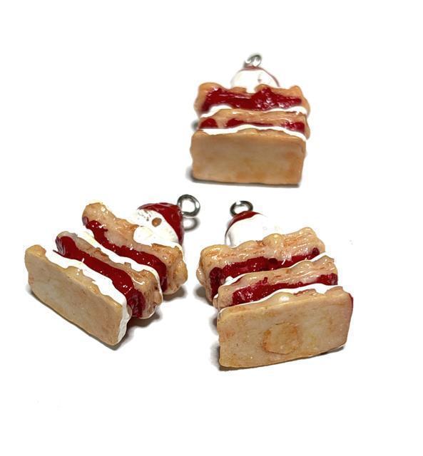 057 ケーキのチャーム 大きめ苺のミルフィーユ 3個 樹脂パーツ スイーツ◯ < ペット/手芸/園芸 057 ケーキのチャーム 大きめ苺のミルフィーユ 3個 樹脂パーツ スイーツ◯ < ペット/手芸/園芸の