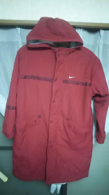 ナイキ(NIKE)赤(エンジ!?)ベンチコート♪サイズM!?140〜150p < ブランド  ナイキ(NIKE)赤(エンジ!?)ベンチコート♪サイズM!?140〜150p  < ブランドの