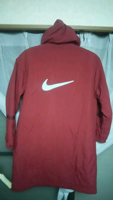 ナイキ(NIKE)赤(エンジ!?)ベンチコート♪サイズM!?140〜150p < ブランド  ナイキ(NIKE)赤(エンジ!?)ベンチコート♪サイズM!?140〜150p < ブランドの