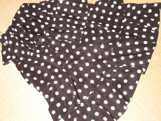 水玉ドット模様*3段フリル*ロング丈スカート(ブラック) < 女性ファッション  水玉ドット模様*3段フリル*ロング丈スカート(ブラック) < 女性ファッションの